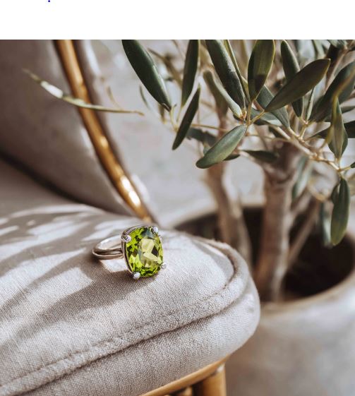 The "Spring radiance" Cushion-Cut Peridot Solitaire Ring